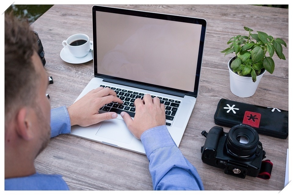 【Go言語,AWS】大手文具メーカー学校向けデジタルノート開発案件の案件・求人