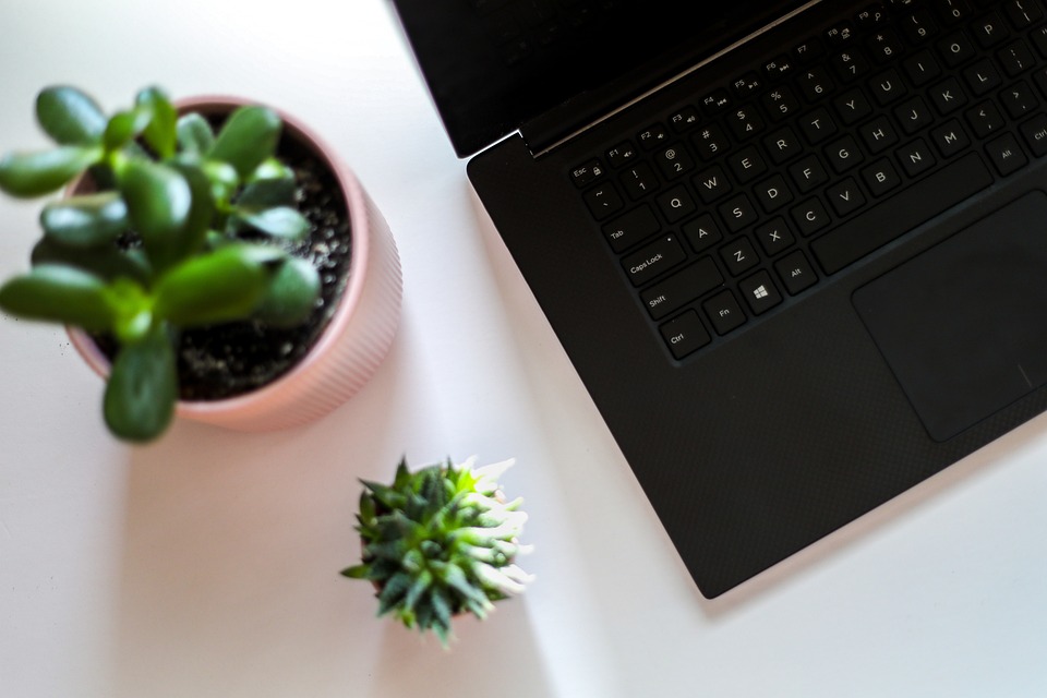 【JavaScript】マーケティング改善プラットフォームのカスタマーサクセスエンジニアの案件・求人