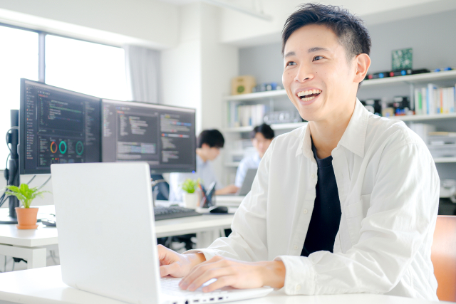 【関西/一部リモ可】製造メーカーにて社内SE・ヘルプデスク担当！（派遣） 