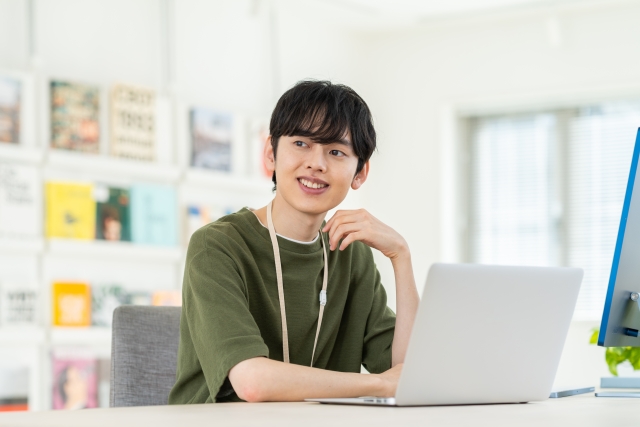 【週4リモ】累計700万DL超えのECアプリiOSエンジニア募集！